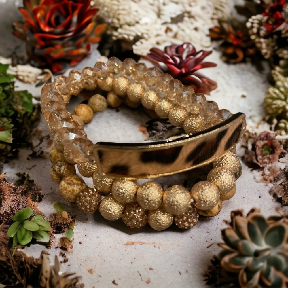 NWT GOLD LEOPARD BRACELET SET